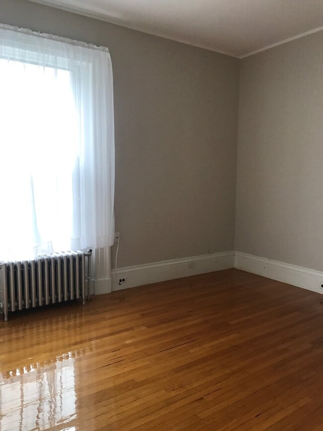 Building Photo - 31 Pleasant St Unit 1