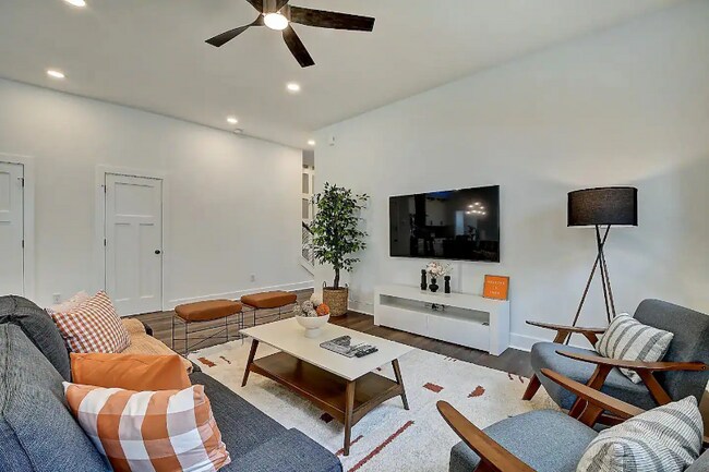 Photo - 1029 St Peter St