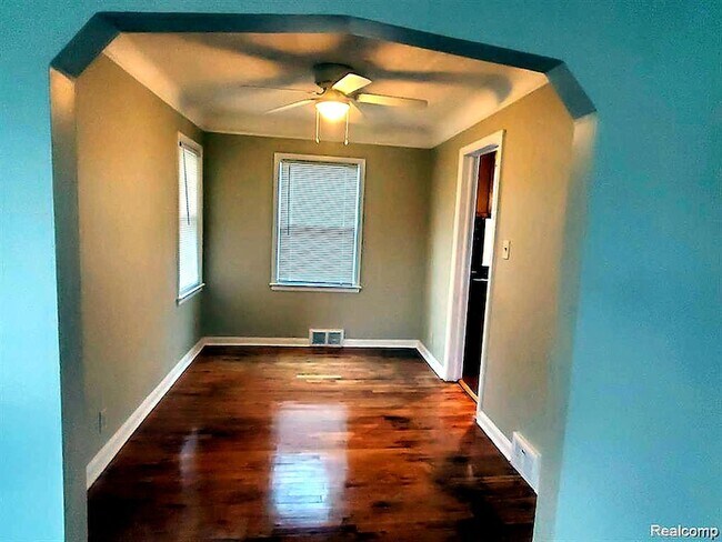 Photo - 20441 Mitchell St