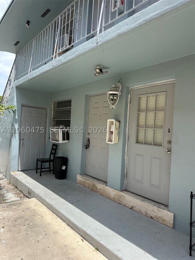 Photo - 238 SW 18th Ave Unit 2