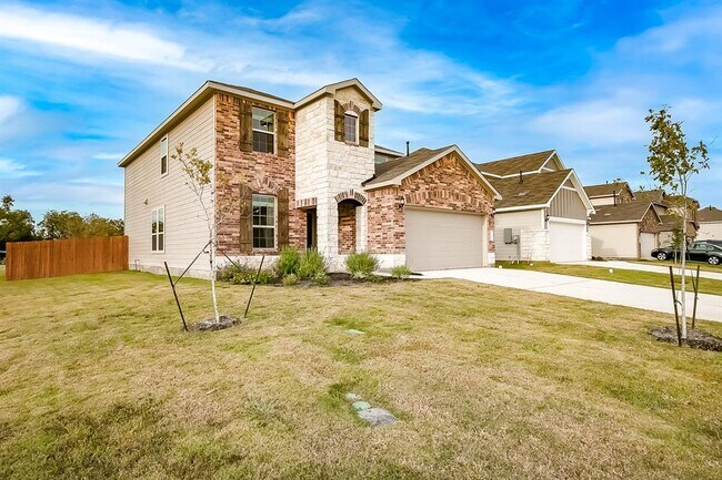 Photo - 216 English Oak St