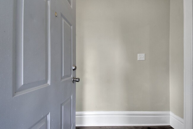 Photo - 1576-1578 Arlington Ave Apartment Unit 1576