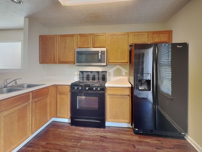 Photo - 705 St Charles Ave