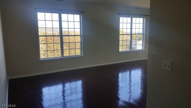 Building Photo - 33 Conover Terrace