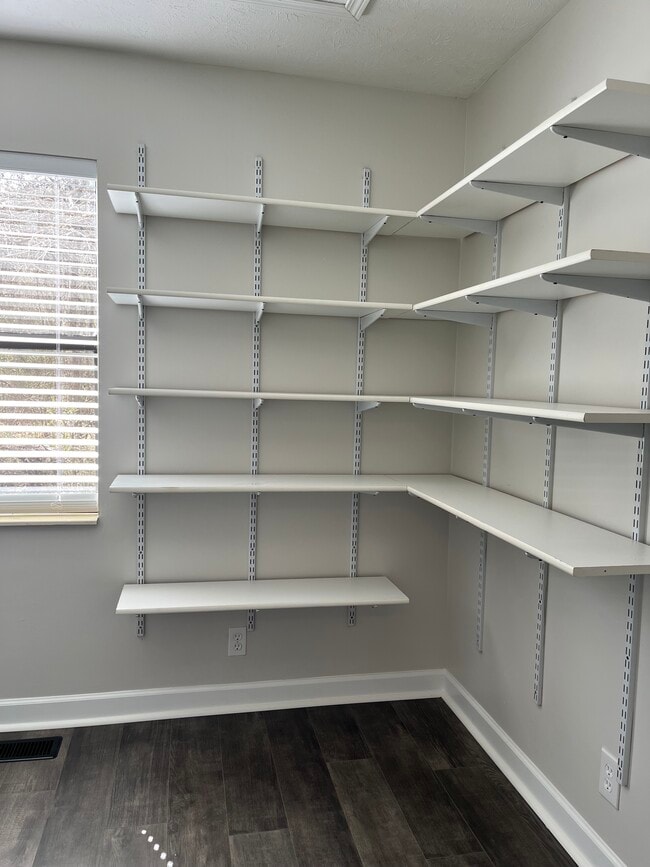 Photo - 1272 Gallaher Rd