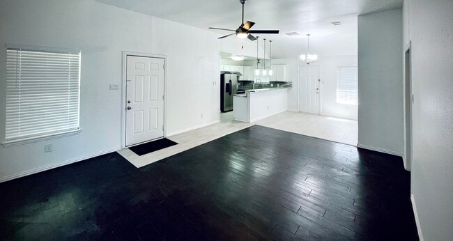 Photo - 2719 Exline St