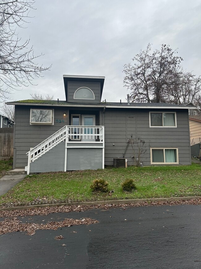 Building Photo - 524 Silcott Ct