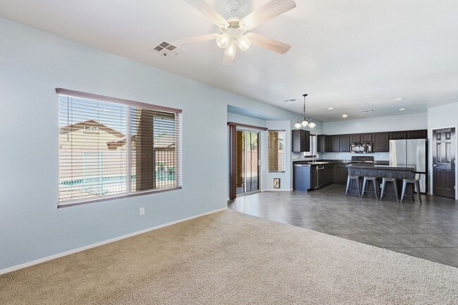 Photo - Move in Special OAC