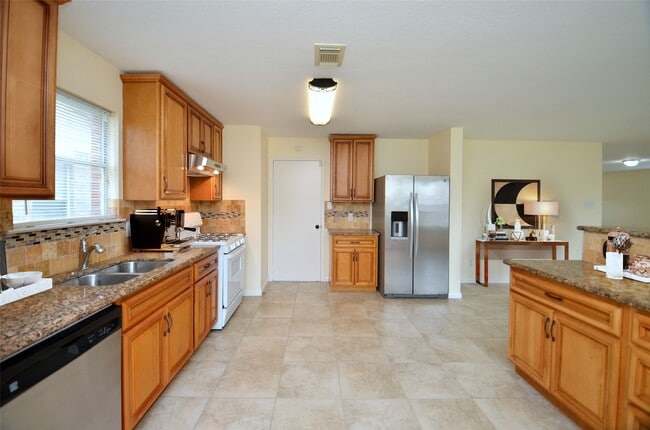 Photo - 3907 Pebble Garden Ln