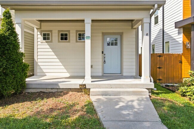 2003b 10th Ave N