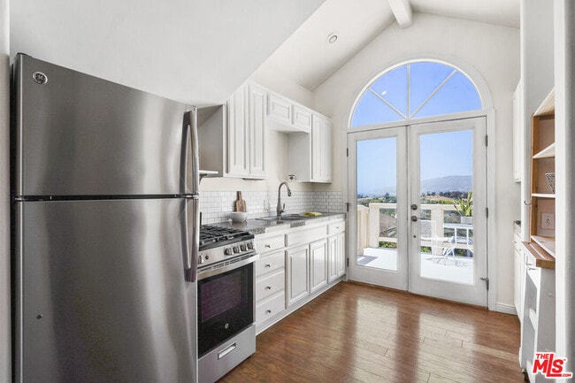 Photo - 29355 Heathercliff Rd