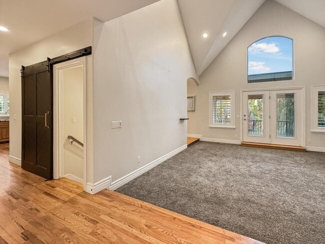 Photo - 1615 E Lakeview Way