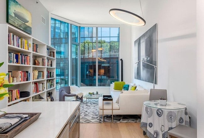 Photo - Fantastic Penthouse w/ Balcony and one car valet - 1BR/1 Office/1.5BA - Lumina / SOMA