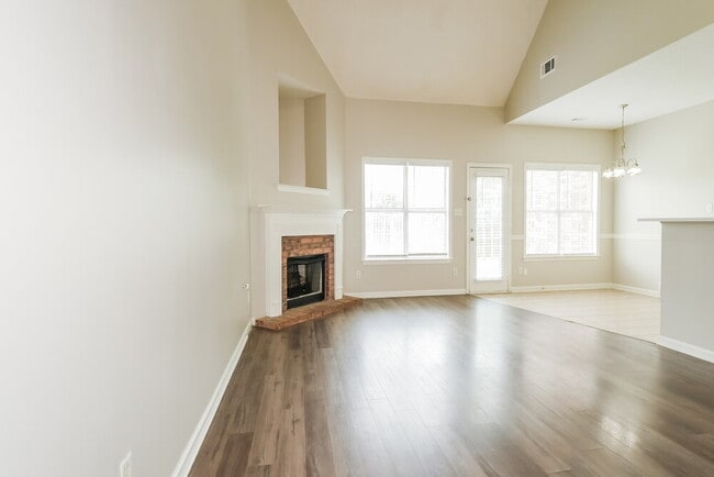 Photo - 10076 Sutton Ridge Ln