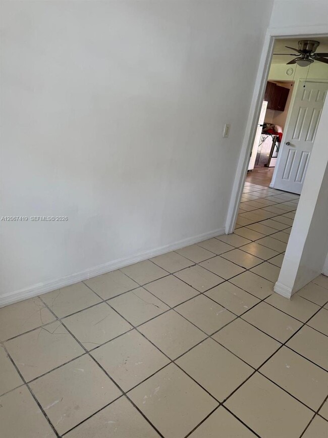 Photo - 900 NW 121st St