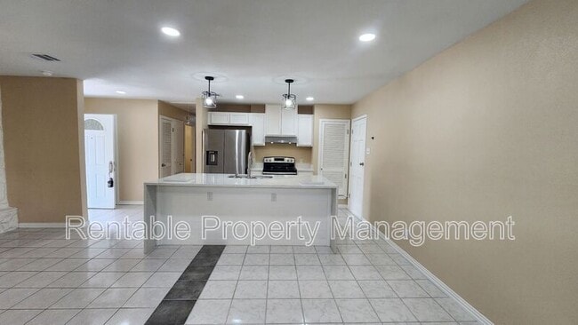 Photo - 704 Royce Dr