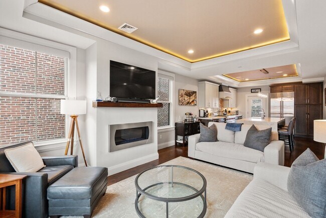 Photo - 756 E 4th St Unidad 2 Rental
