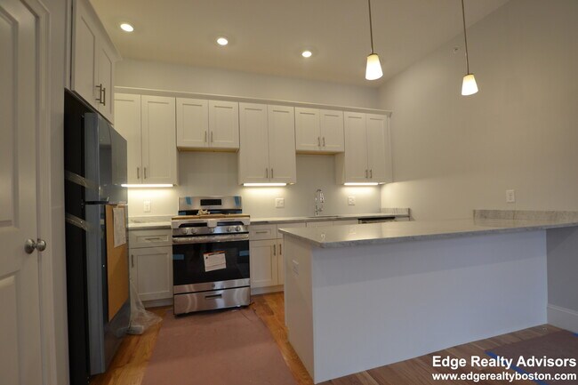 Photo - 2 Murdock St