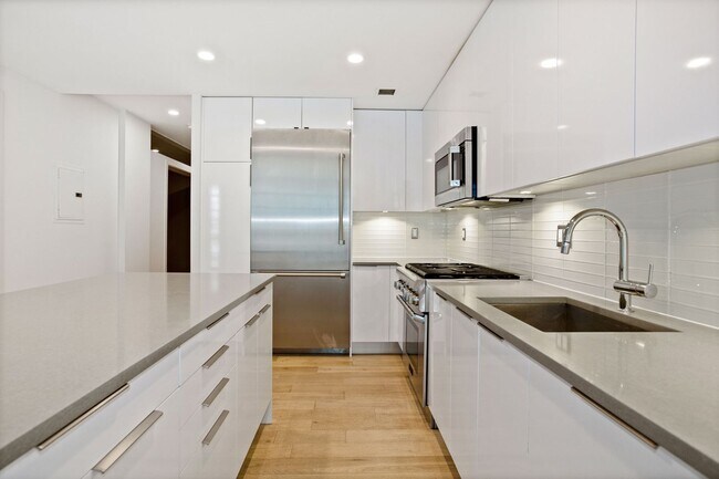 Photo - 1 Bed Plus Den 1 Bath! Pets Welcome! Pool!