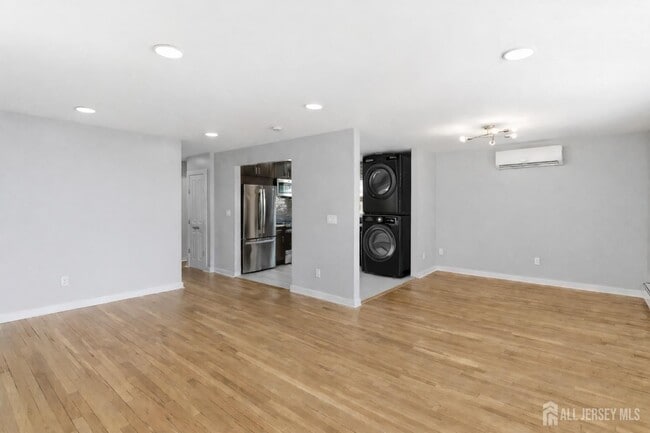 Photo - 19 Evelyn Ct