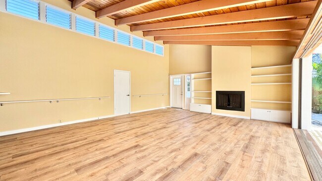 Photo - RARELY AVAILABLE 3 BEDROOM NEAR BEACH