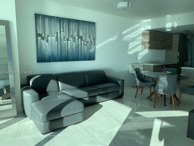 Photo - 650 NE 32nd St Unidad 705