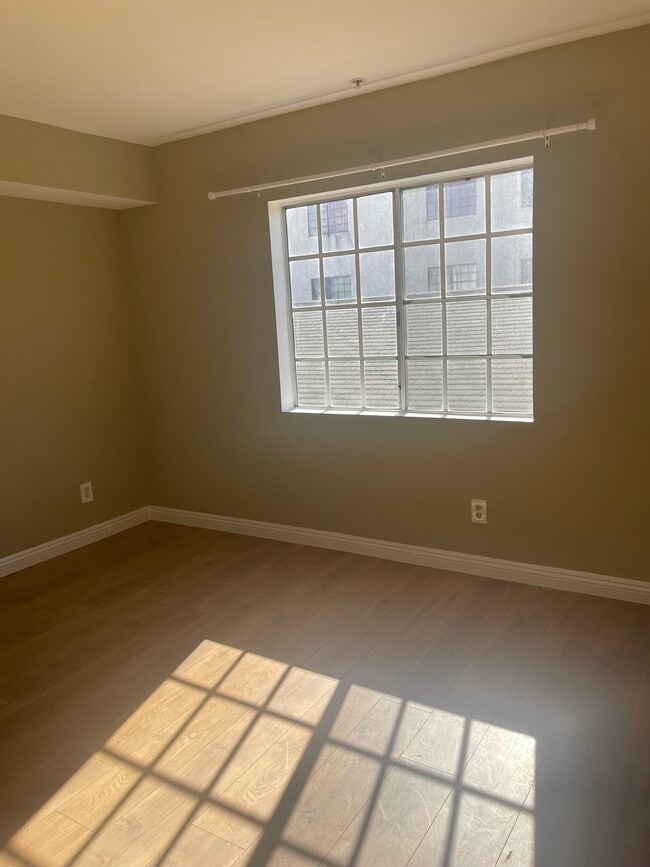 Photo - 7330 Eton Ave Unidad 102