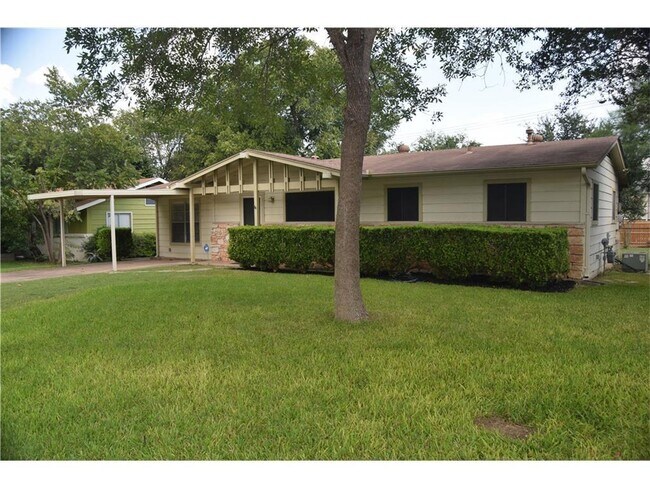 Building Photo - 7611 Eastcrest Dr