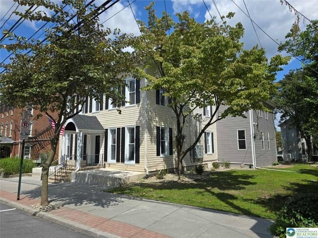 Photo - 121 S Main St