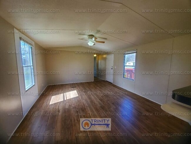 Photo - HUGE LOT! Pets welcome! 3 Bed rooms!