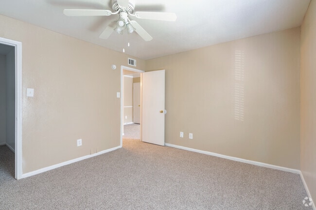 1BR, 1BA - 643SF