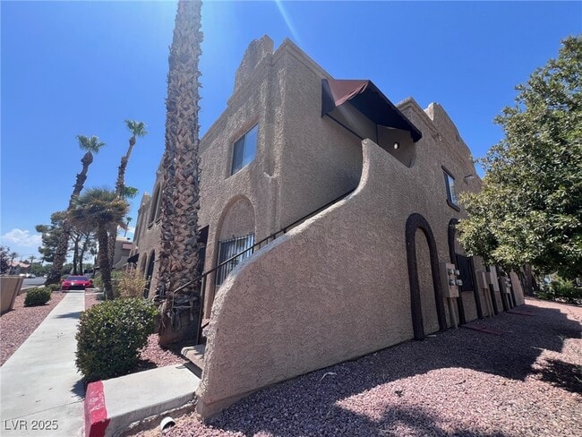 Building Photo - 5061 W Pioneer Ave Unit 203 Rental