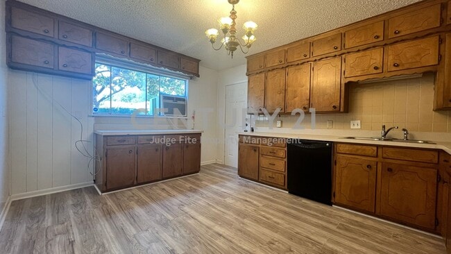 Photo - Charming 3/1/1 in Fort Worth For Rent!