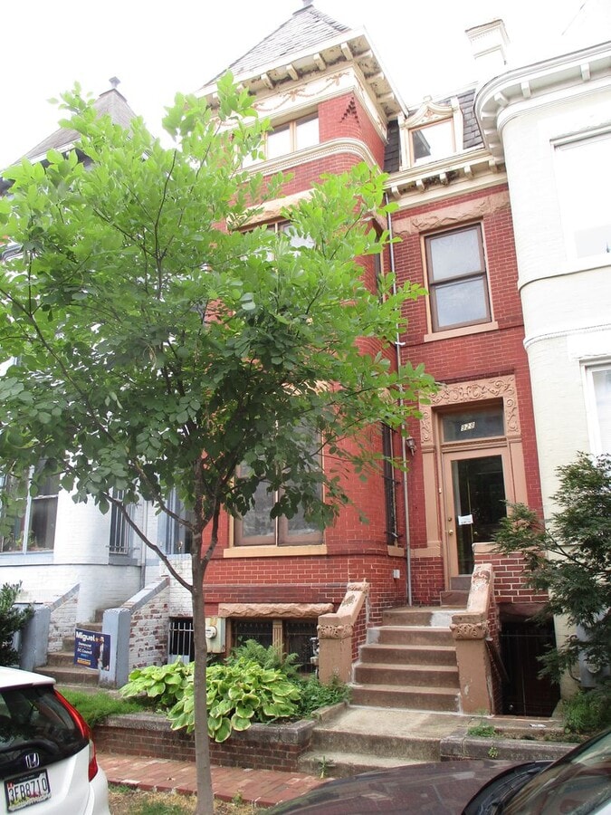 Grand 5 bed 3.5 bath Victorian Townhouse in Shaw - Grand 5 bed 3.5 bath Victorian Townhouse in Shaw