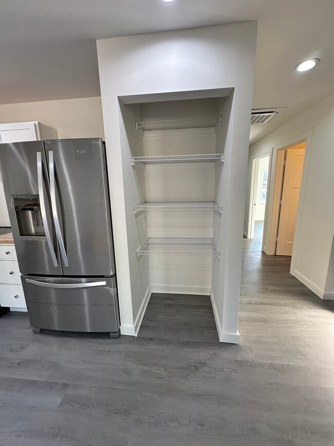 560 White Pine Dr Unit 560B