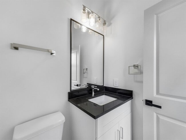 Photo - 2410 Vaughn St