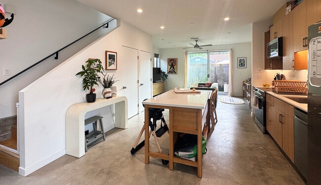 Photo - 2284 India St