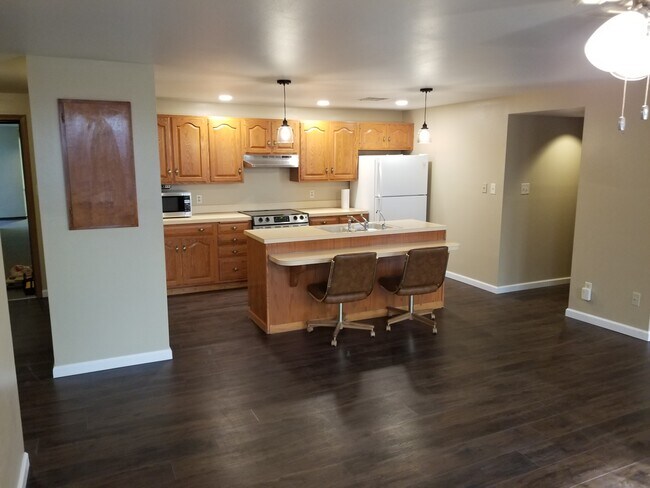 Kitchen - 303 N Kansas Ave