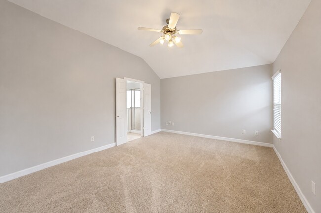 Building Photo - 15911 Pleasant Green Cir