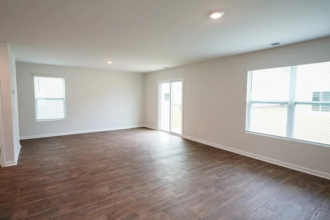 Photo - 472 Coconut Dr