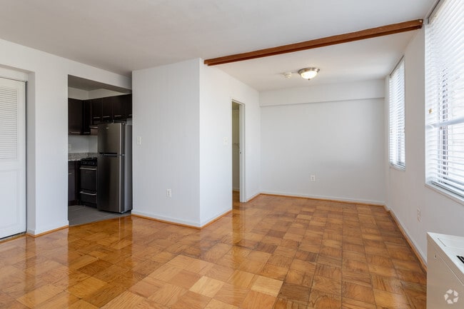 1BR - Junior - 473 SF - Newport West