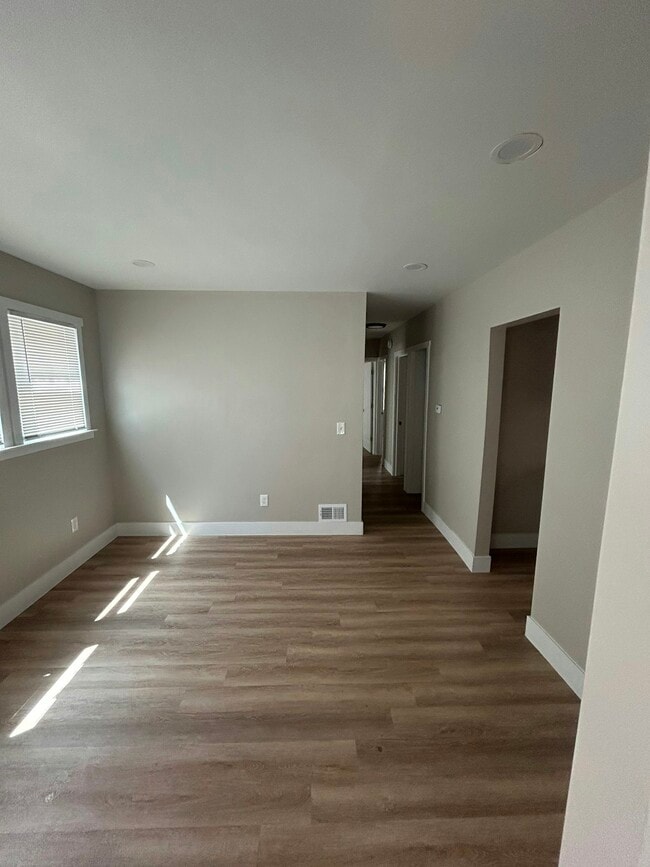 13723 Mapleridge St Unit 1st Floor