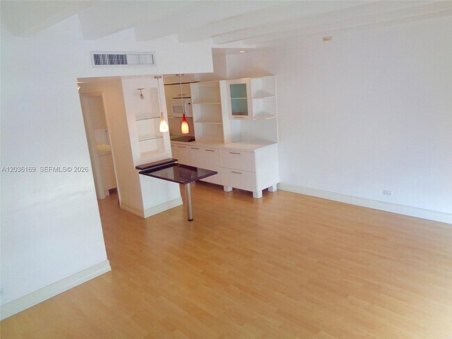 Photo - 1408 Brickell Bay Dr Unidad 613