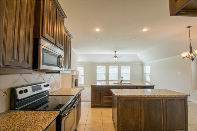 Photo - 733 Poncho Ln