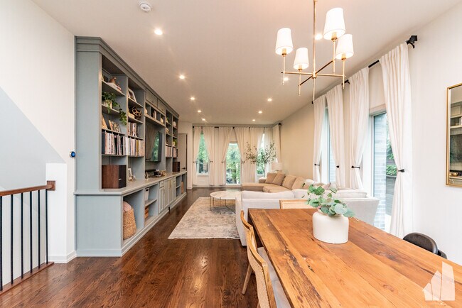 Photo - 1944 W Crystal St Unit 1