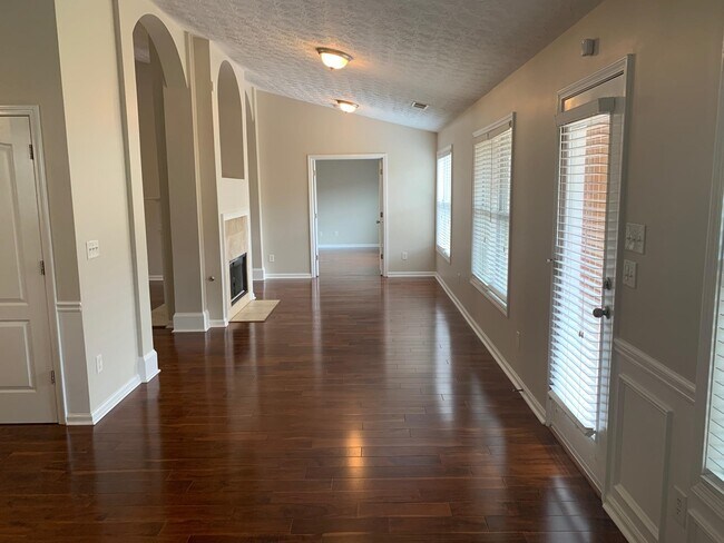 Photo - 1002 Simonton Glen Dr SE Casa