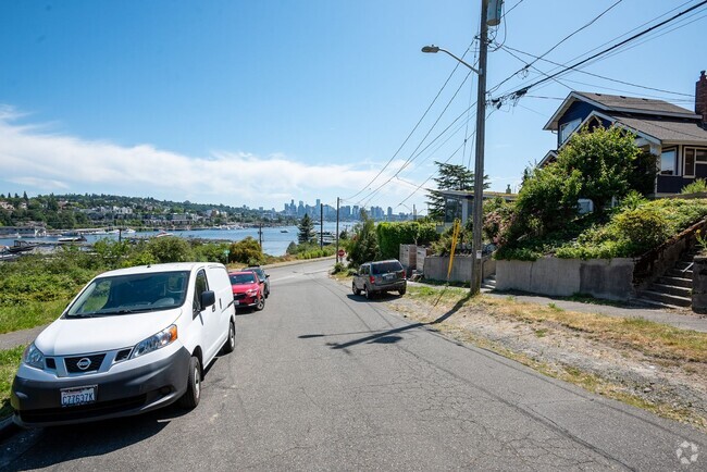 Building Photo - Old World Charm with Views of Lake Union! Rental