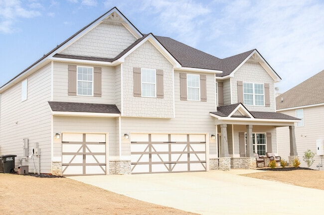 Building Photo - 810 Tiger Trl