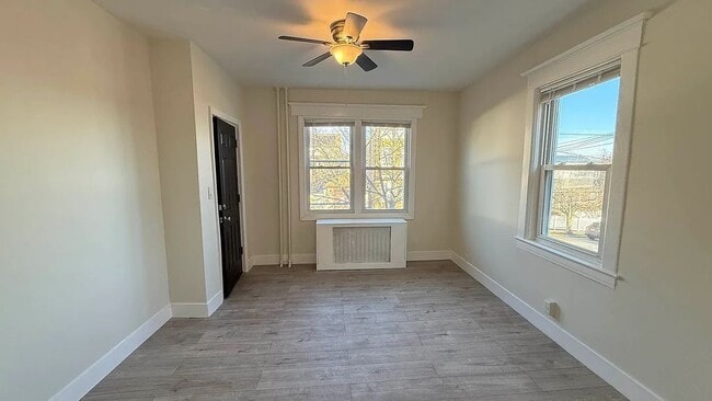 Building Photo - 28 Jackson Ave Rental