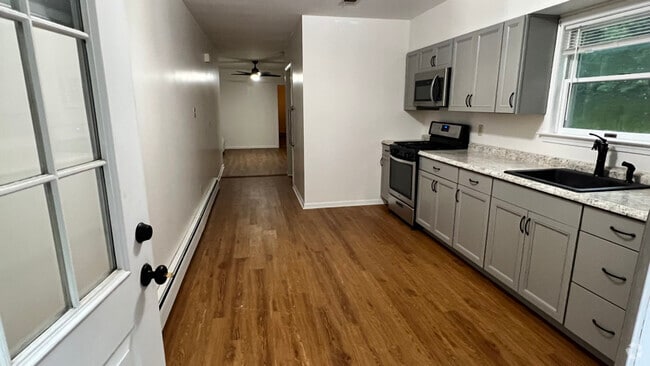 Building Photo - 11 Richard Dr Rental